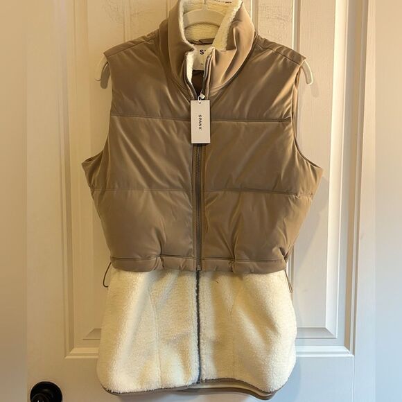 SPANX Cropped vest two in one vest and fleece - Picture 4 of 16